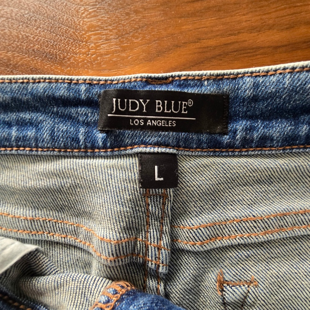 Judy Blue Distressed Bermuda Denim Shorts Large 31 Medium Wash High Rise Frayed - Picture 9 of 10